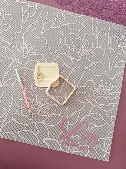 Premium Silicone Decorating Mat by Le Monde De Mely