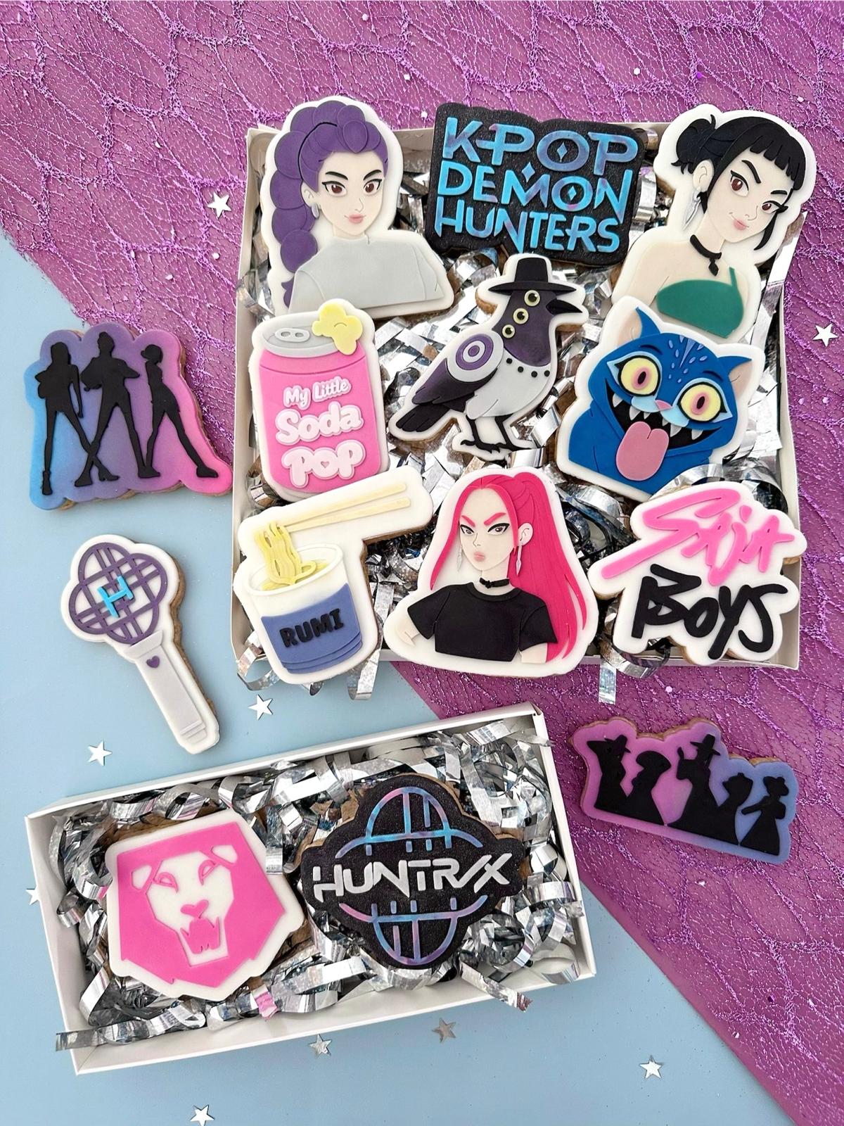 Girl Band Set  raised stamp by Le Monde de Mely