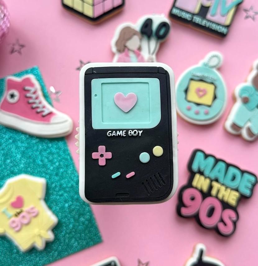 Retro 90's Set raised stamp by Le Monde De Mely