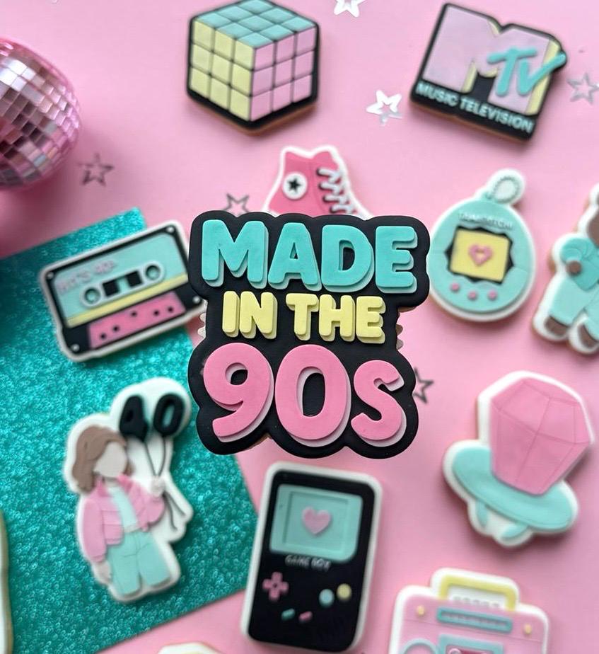 Retro 90's Set raised stamp by Le Monde De Mely