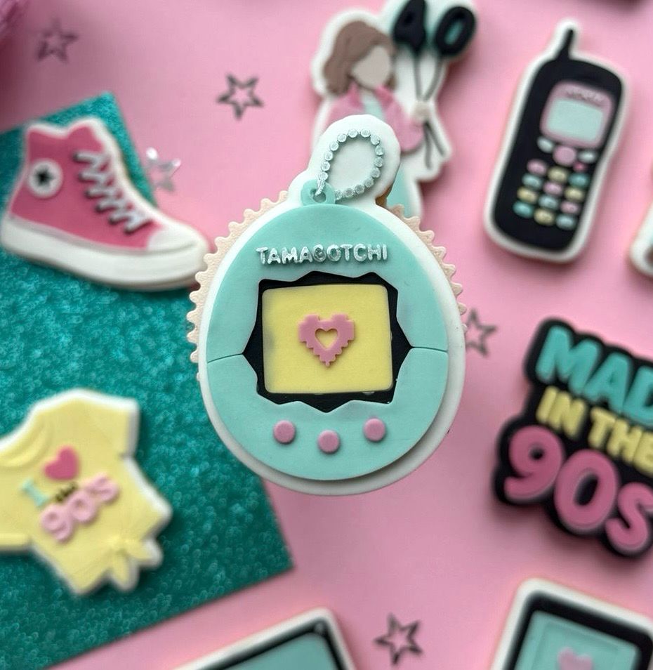 Retro 90's Set raised stamp by Le Monde De Mely
