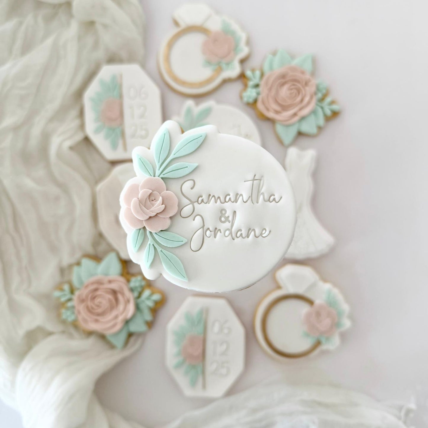 Wedding Flower Set raised stamp by Le Monde De Mely