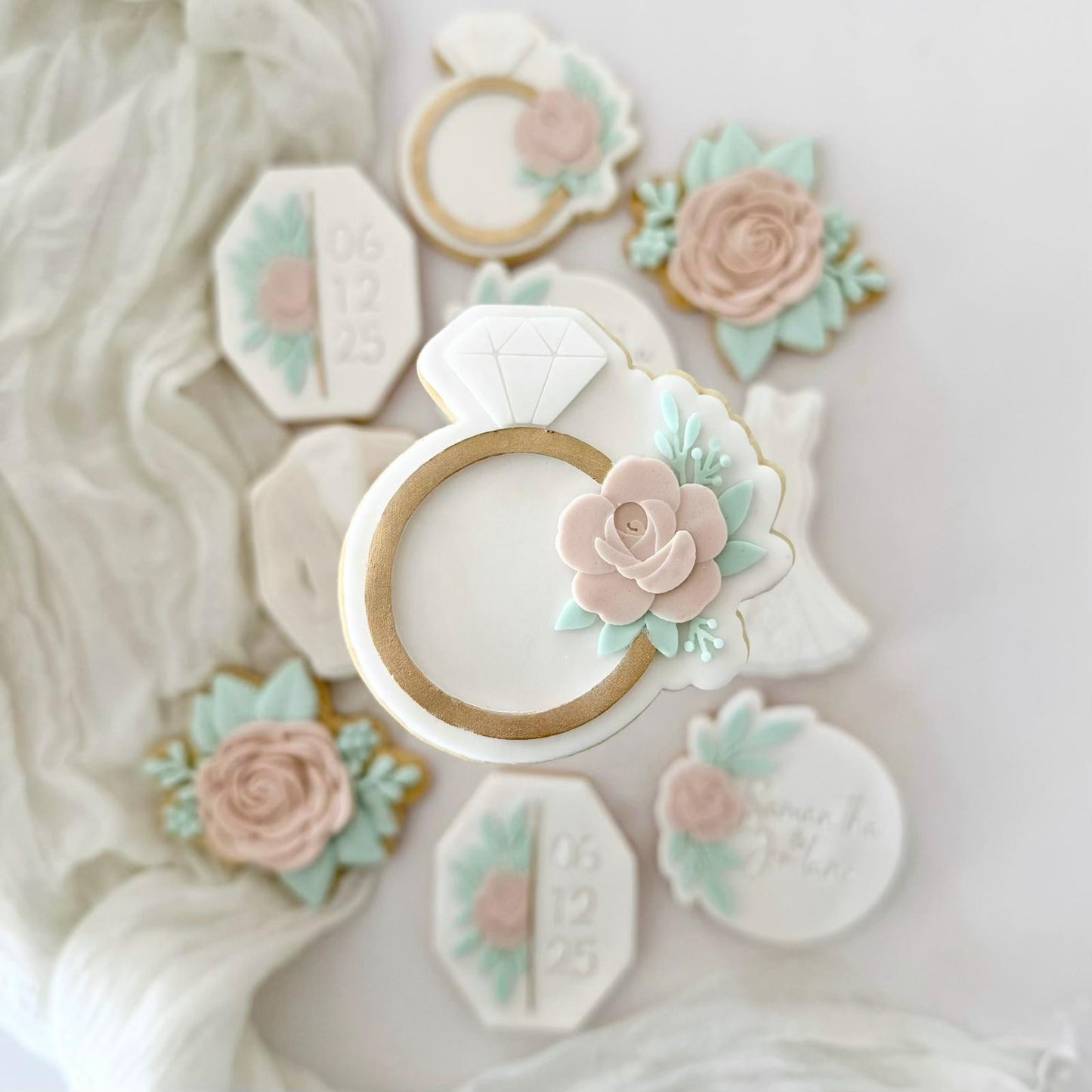 Wedding Flower Set raised stamp by Le Monde De Mely